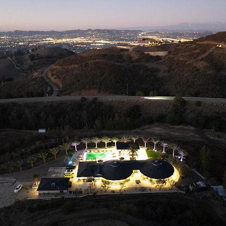 Iron Mansion Private Resort-Event Space 12000 Ft! تيميكولا، ريفيرسيدي، كاليفورنيا المظهر الخارجي الصورة