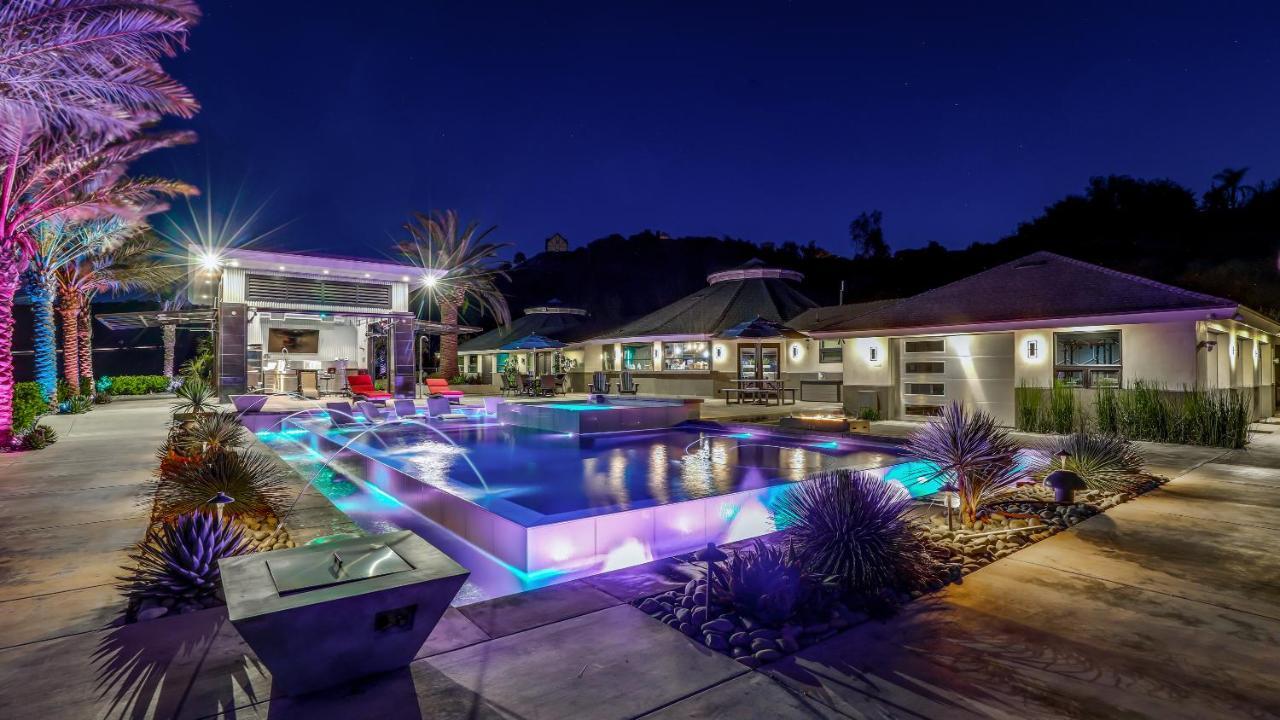 Iron Mansion Private Resort-Event Space 12000 Ft! تيميكولا، ريفيرسيدي، كاليفورنيا المظهر الخارجي الصورة