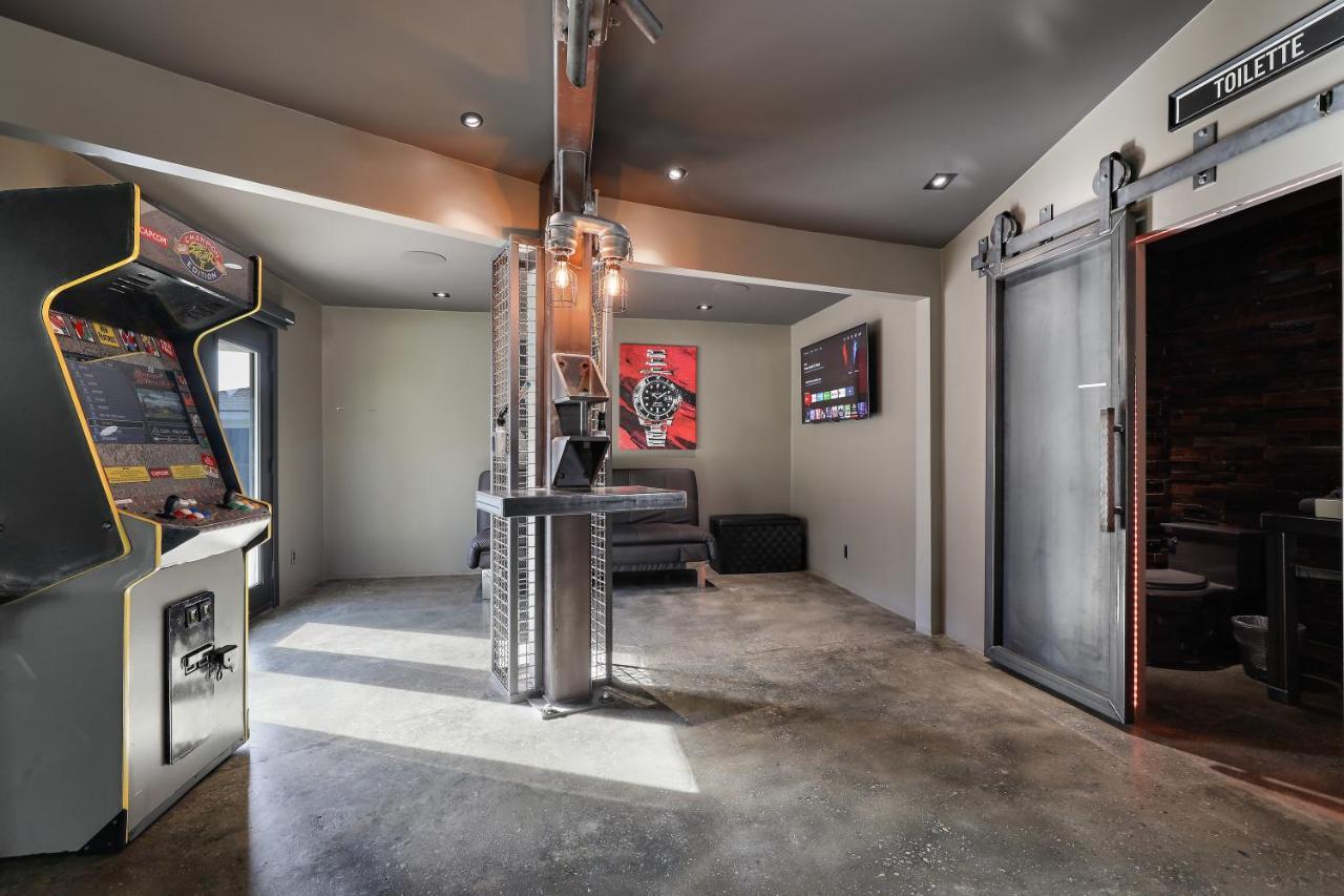 Iron Mansion Private Resort-Event Space 12000 Ft! تيميكولا، ريفيرسيدي، كاليفورنيا المظهر الخارجي الصورة