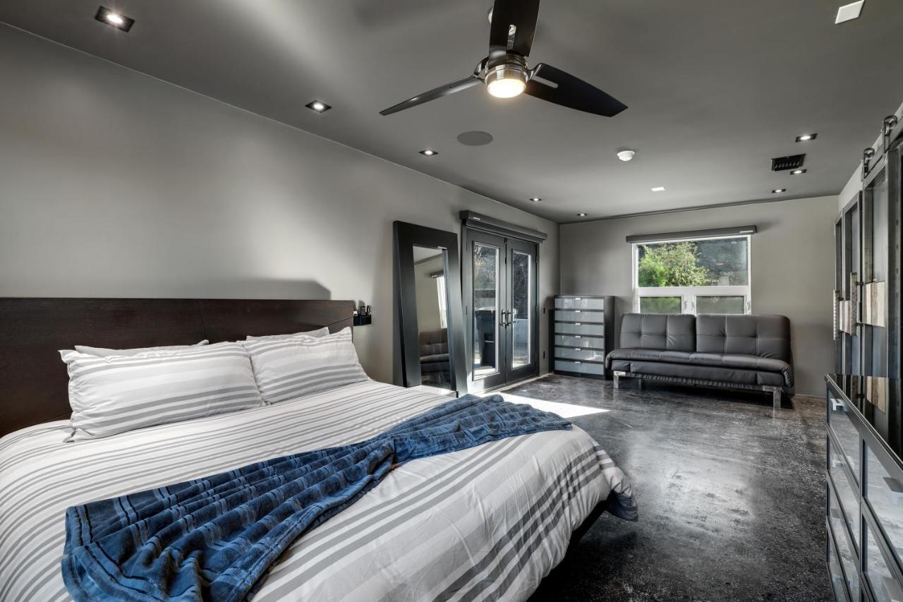 Iron Mansion Private Resort-Event Space 12000 Ft! تيميكولا، ريفيرسيدي، كاليفورنيا المظهر الخارجي الصورة