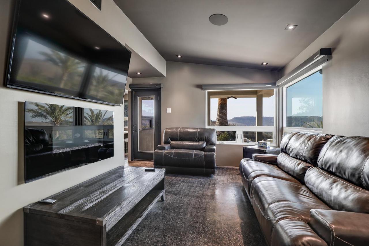 Iron Mansion Private Resort-Event Space 12000 Ft! تيميكولا، ريفيرسيدي، كاليفورنيا المظهر الخارجي الصورة