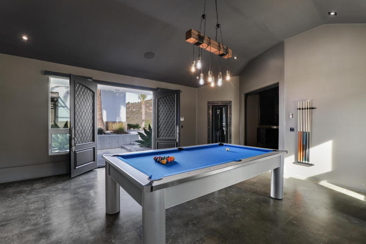 Iron Mansion Private Resort-Event Space 12000 Ft! تيميكولا، ريفيرسيدي، كاليفورنيا المظهر الخارجي الصورة