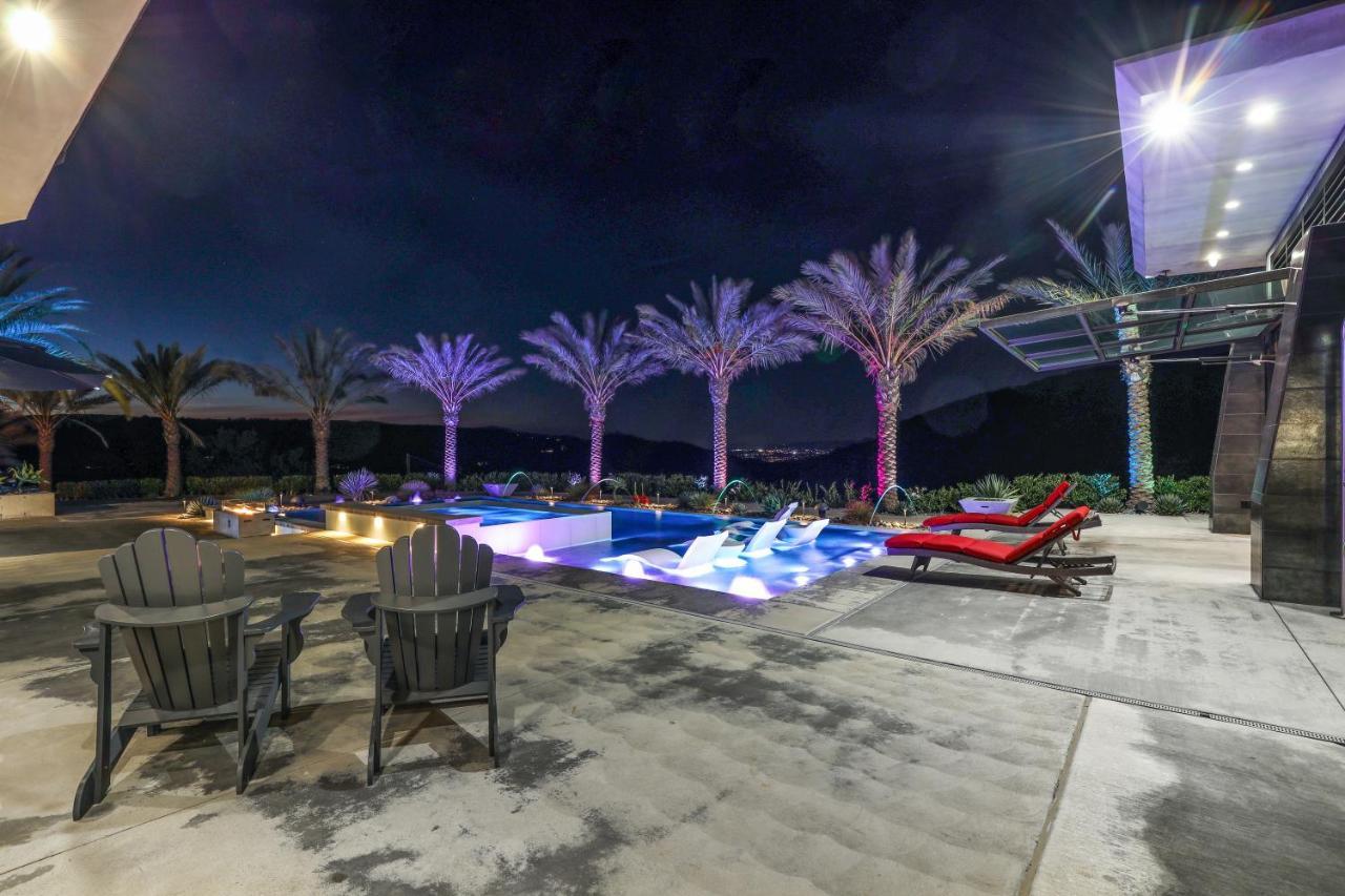 Iron Mansion Private Resort-Event Space 12000 Ft! تيميكولا، ريفيرسيدي، كاليفورنيا المظهر الخارجي الصورة